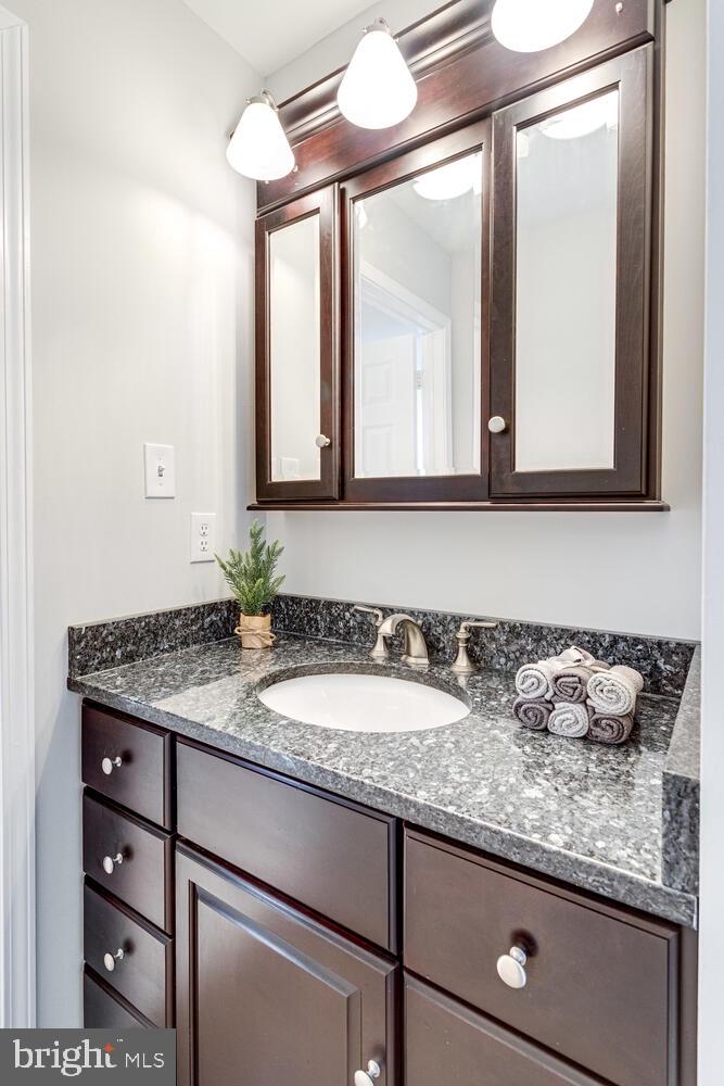 8928 Applecross Lane Springfield, VA 22153 - Photo 33 of 60 Gallery Image 33