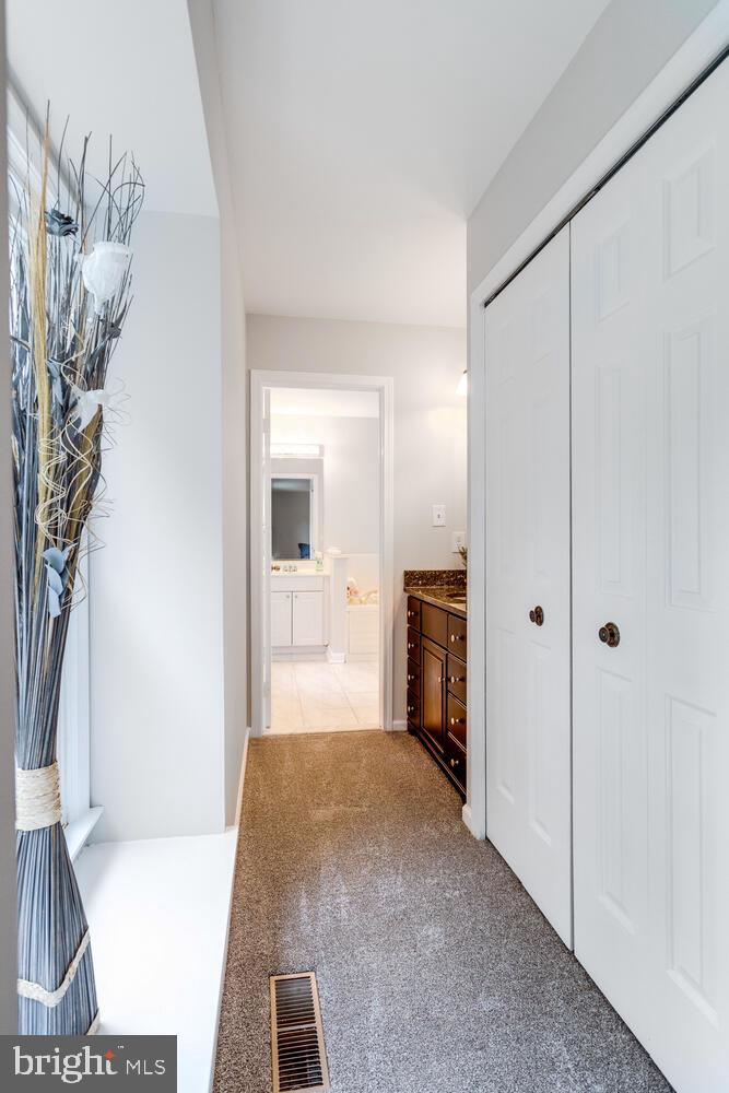 8928 Applecross Lane Springfield, VA 22153 - Photo 35 of 60 Gallery Image 35