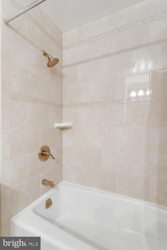 8928 Applecross Lane Springfield, VA 22153 - Photo 38 of 60 Gallery Image 38