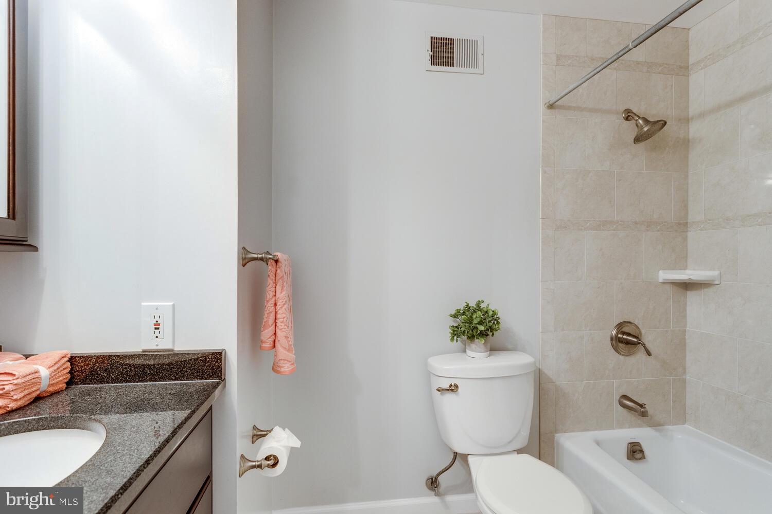 8928 Applecross Lane Springfield, VA 22153 - Photo 39 of 60 Gallery Image 39