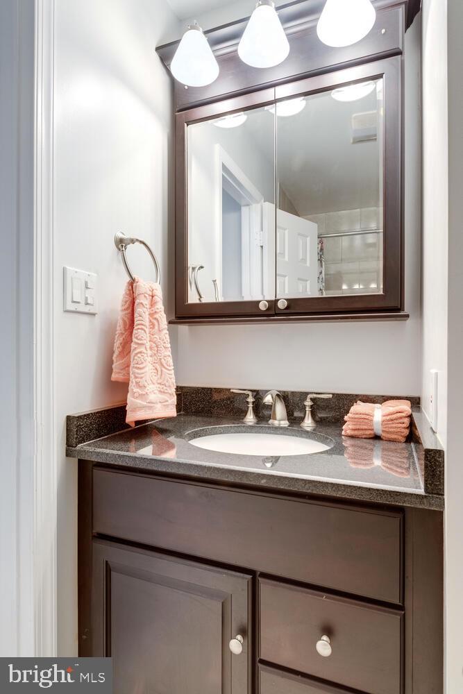 8928 Applecross Lane Springfield, VA 22153 - Photo 42 of 60 Gallery Image 42