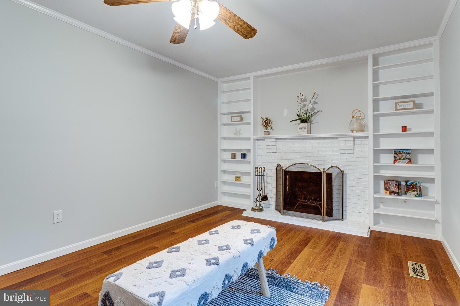 8928 Applecross Lane Springfield, VA 22153 - Photo 8 of 60 Gallery Image 8