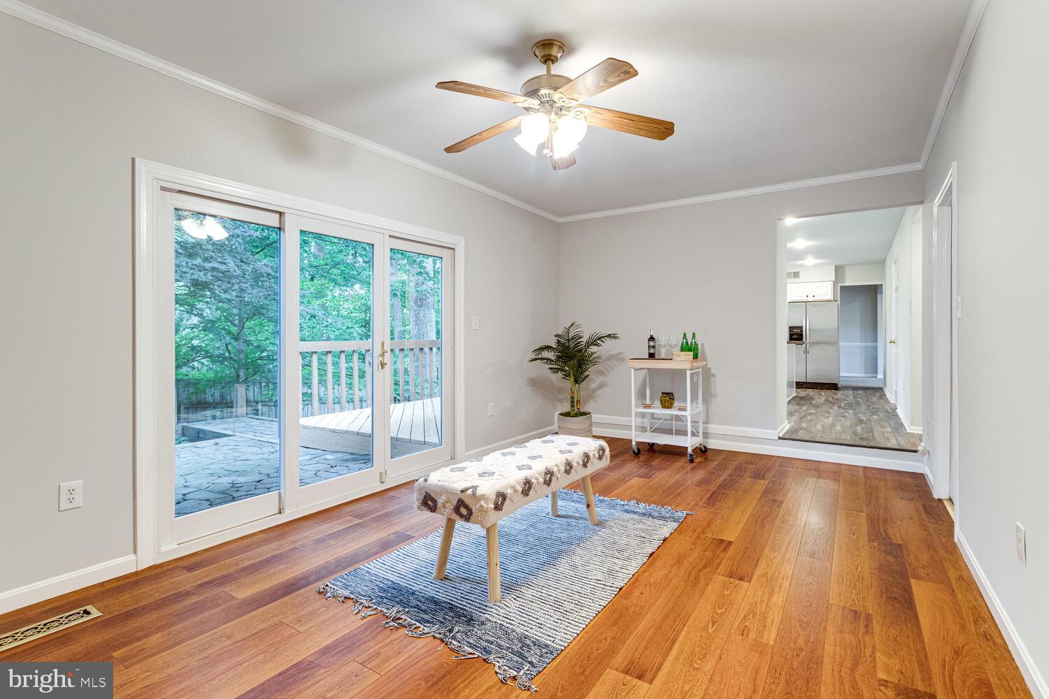 8928 Applecross Lane Springfield, VA 22153 - Photo 9 of 60 Gallery Image 9