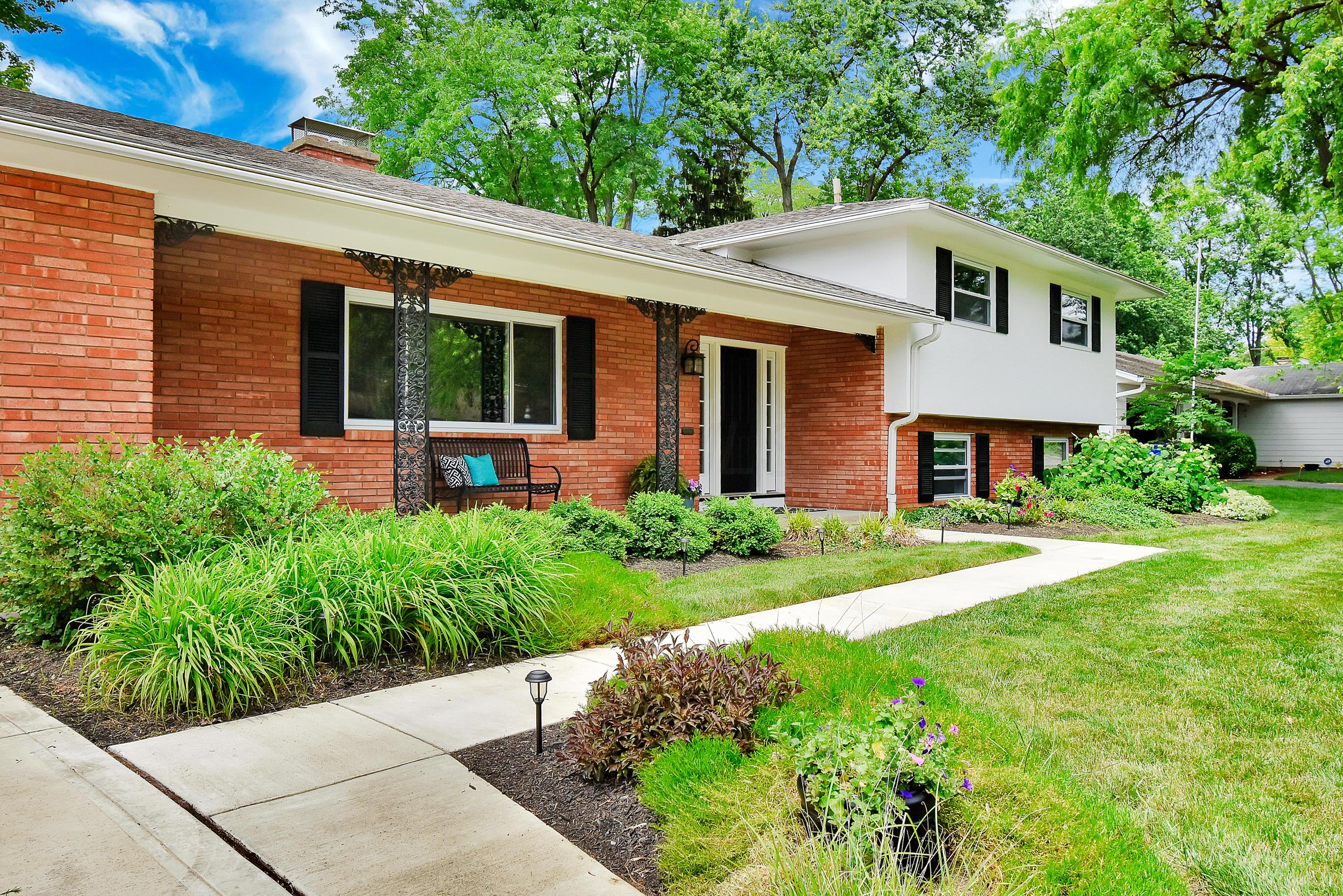 3795 Woodbridge Road Columbus, OH 43220 - Photo 1 of 29