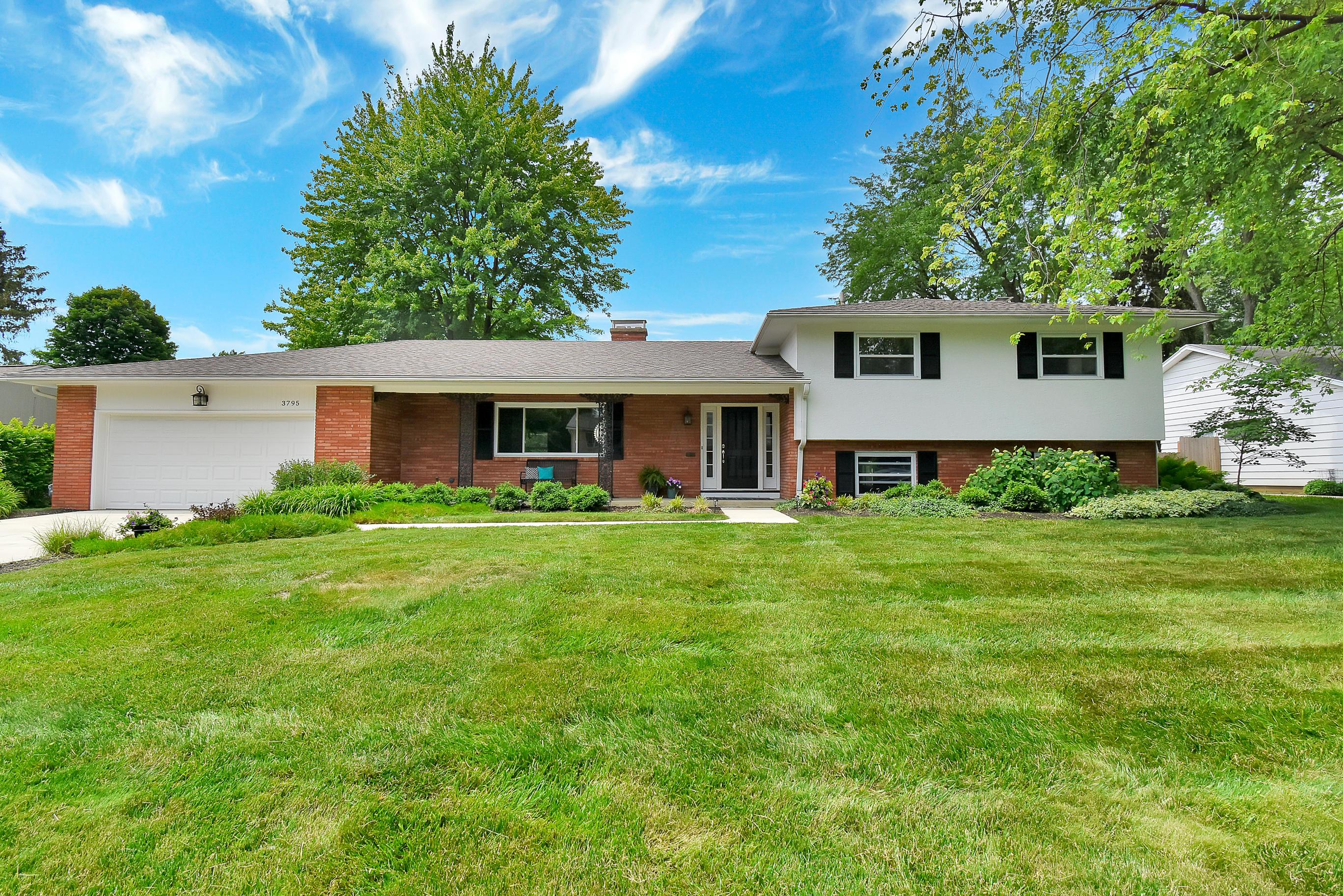 3795 Woodbridge Road Columbus, OH 43220 - Photo 4 of 29
