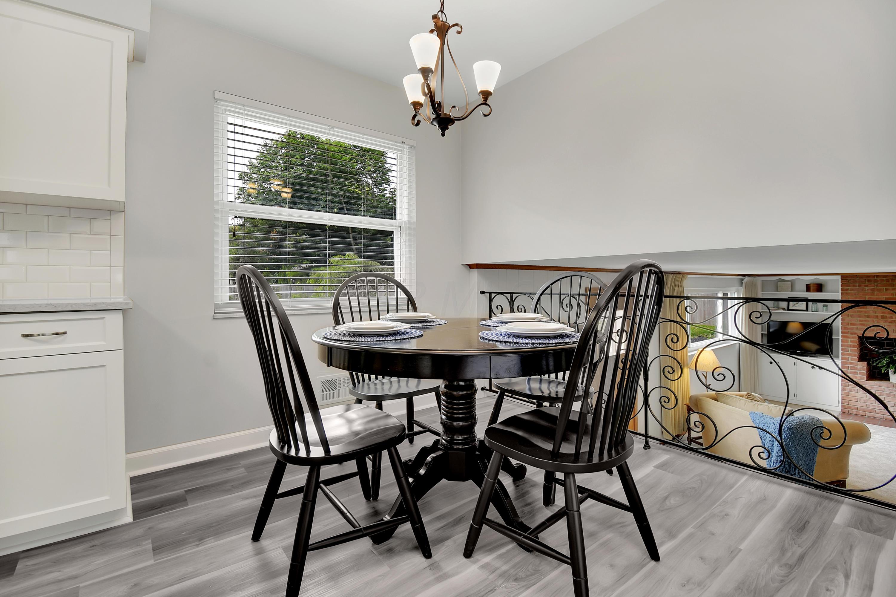 3795 Woodbridge Road Columbus, OH 43220 - Photo 8 of 29