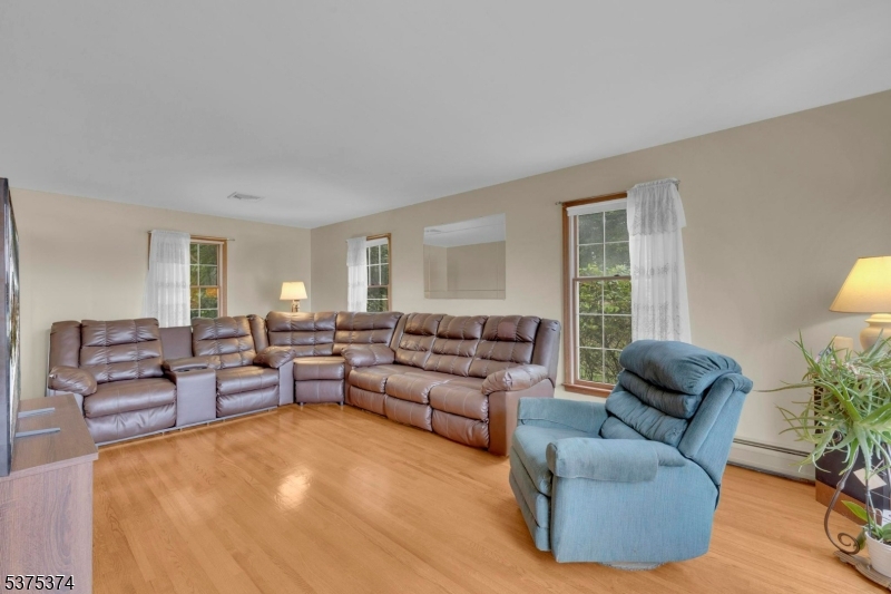 168 Little Philadelphia Road Washington, NJ 07882 - Photo 21 of 45 Gallery Image 21