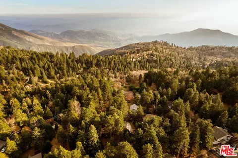 $445,000 | 31114 All View Drive, Running Springs, CA 92382