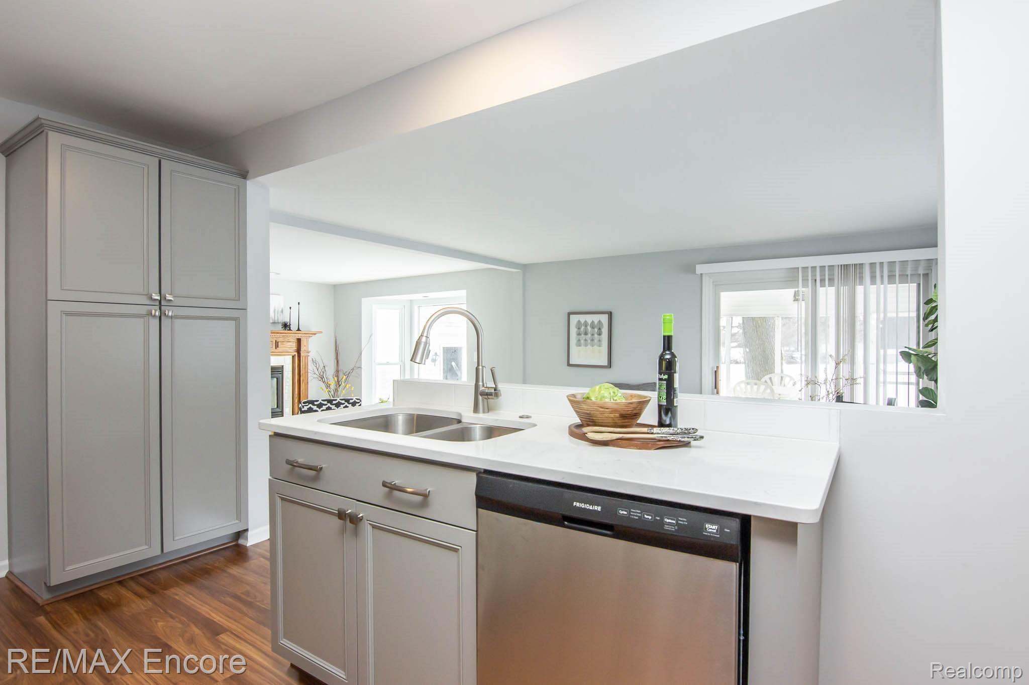 9422 Green Road Goodrich, MI 48438 - Photo 11 of 44 Kitchen View 3