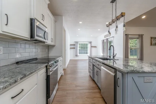 $389,000 | 2505 Candlebark Lane, Lebanon, MO 65536