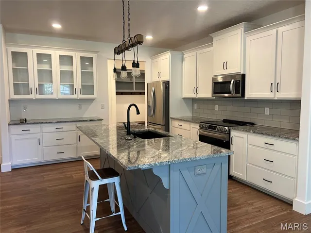 $389,000 | 2505 Candlebark Lane, Lebanon, MO 65536