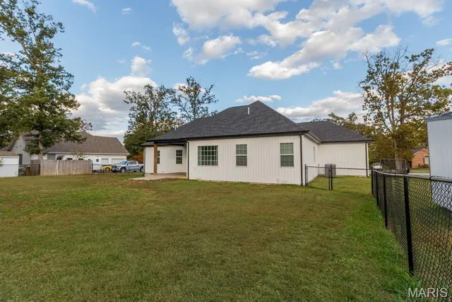 $389,000 | 2505 Candlebark Lane, Lebanon, MO 65536