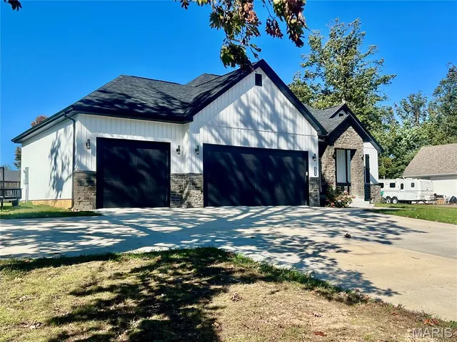 $389,000 | 2505 Candlebark Lane, Lebanon, MO 65536
