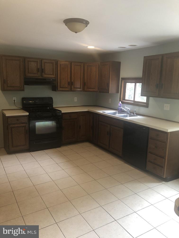 220 York Road Carlisle, PA 17013 - Photo 4 of 32 Gallery Image 4