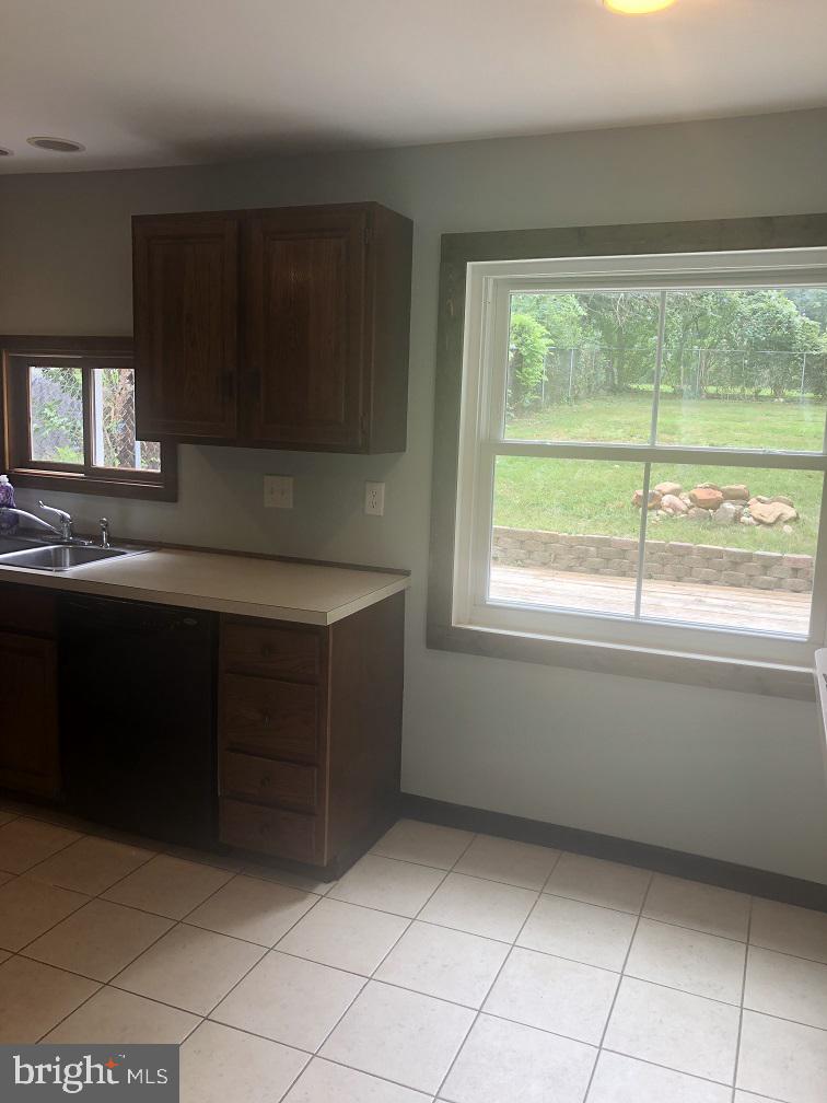 220 York Road Carlisle, PA 17013 - Photo 6 of 32 Gallery Image 6