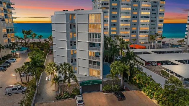 $595,000 | 1770 Benjamin Franklin Drive, Unit 704, Sarasota, FL 34236