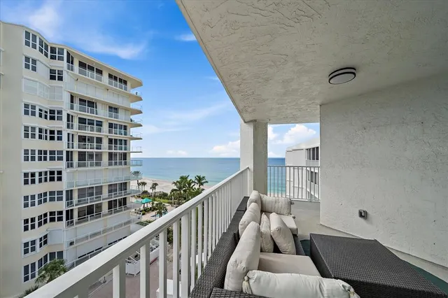 $595,000 | 1770 Benjamin Franklin Drive, Unit 704, Sarasota, FL 34236