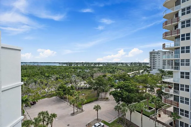 $595,000 | 1770 Benjamin Franklin Drive, Unit 704, Sarasota, FL 34236