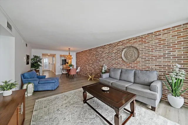 $595,000 | 1770 Benjamin Franklin Drive, Unit 704, Sarasota, FL 34236