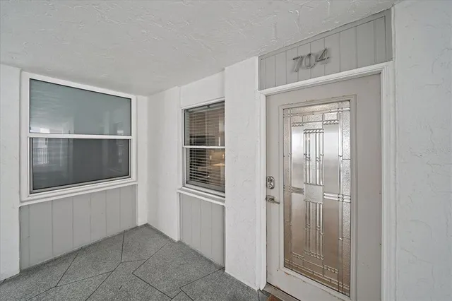 $595,000 | 1770 Benjamin Franklin Drive, Unit 704, Sarasota, FL 34236