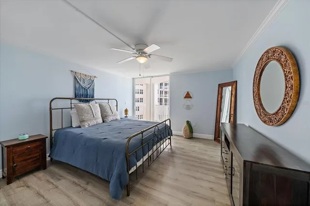 $595,000 | 1770 Benjamin Franklin Drive, Unit 704, Sarasota, FL 34236