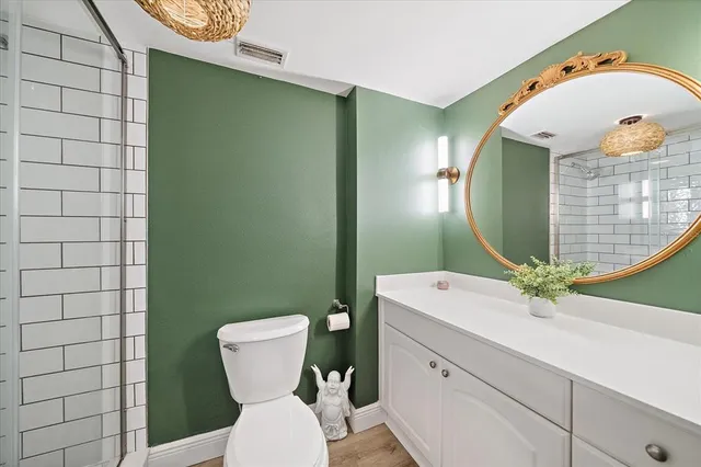 $595,000 | 1770 Benjamin Franklin Drive, Unit 704, Sarasota, FL 34236