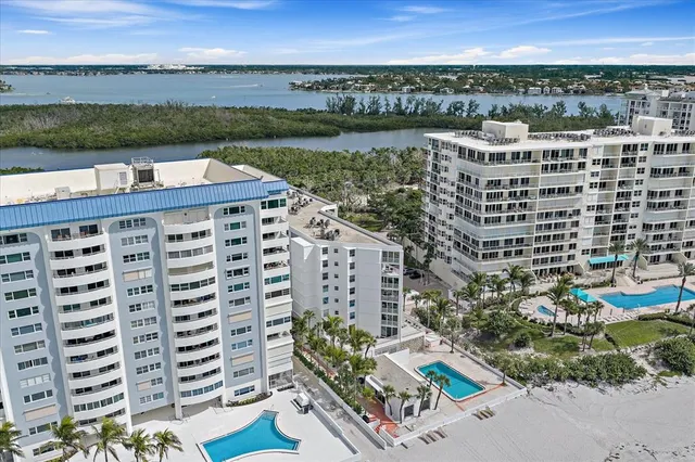 $595,000 | 1770 Benjamin Franklin Drive, Unit 704, Sarasota, FL 34236