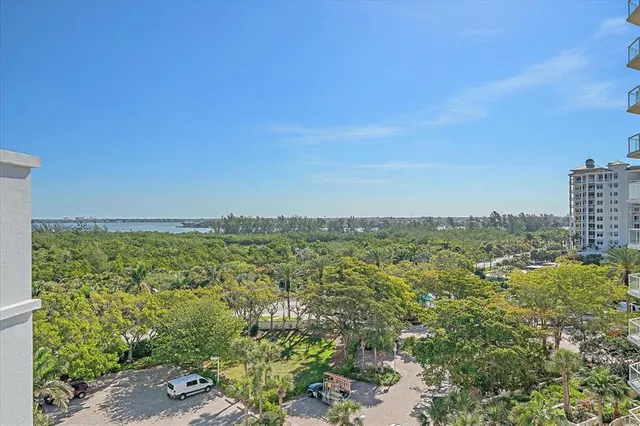 $595,000 | 1770 Benjamin Franklin Drive, Unit 704, Sarasota, FL 34236