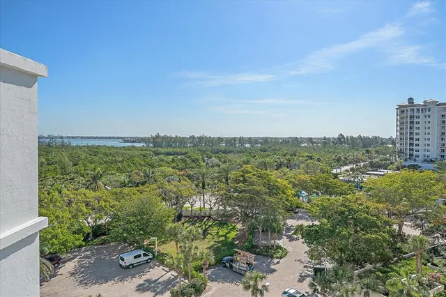 $595,000 | 1770 Benjamin Franklin Drive, Unit 704, Sarasota, FL 34236
