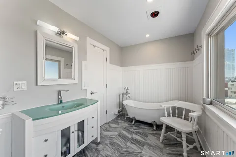 $549,000 | 104 North Street, Unit 804, Stamford, CT 06902