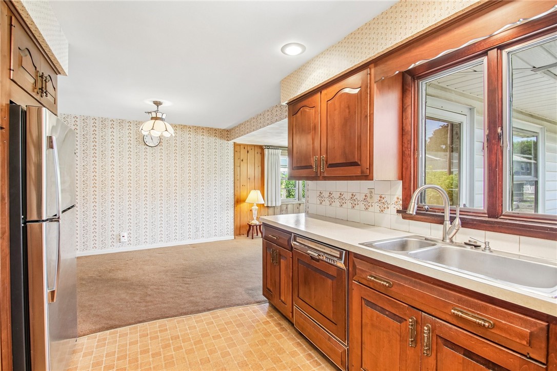 6 Worthington Road Irondequoit, NY 14622 - Photo 8 of 24