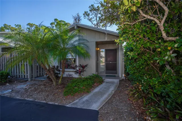 $249,900 | 121 Jose Gaspar Drive, Unit 121, Englewood, FL 34223