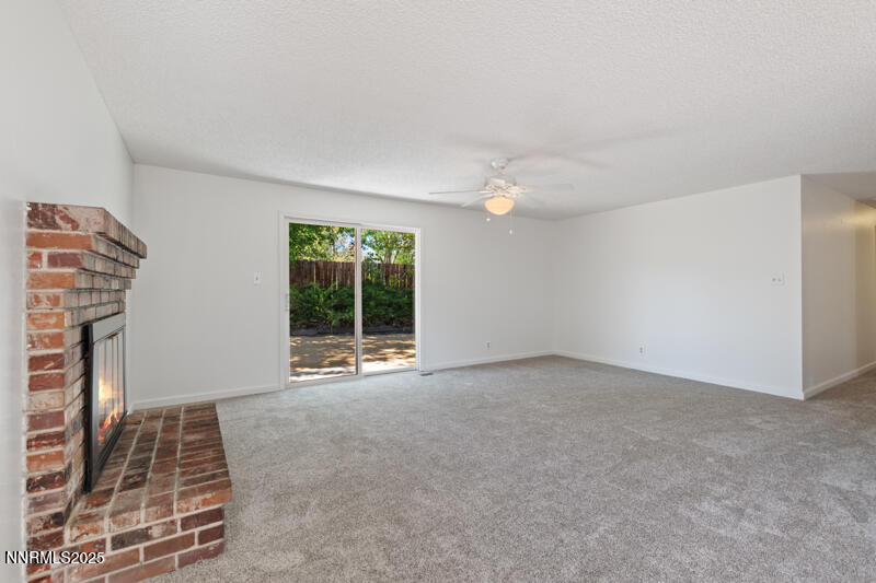 2995 Santa Ana Drive Reno, NV 89502 - Photo 8 of 19 an empty room with windows
