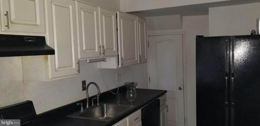 607 Marlyn Road Philadelphia, PA 19151 - Photo 12 of 17 Kitchen