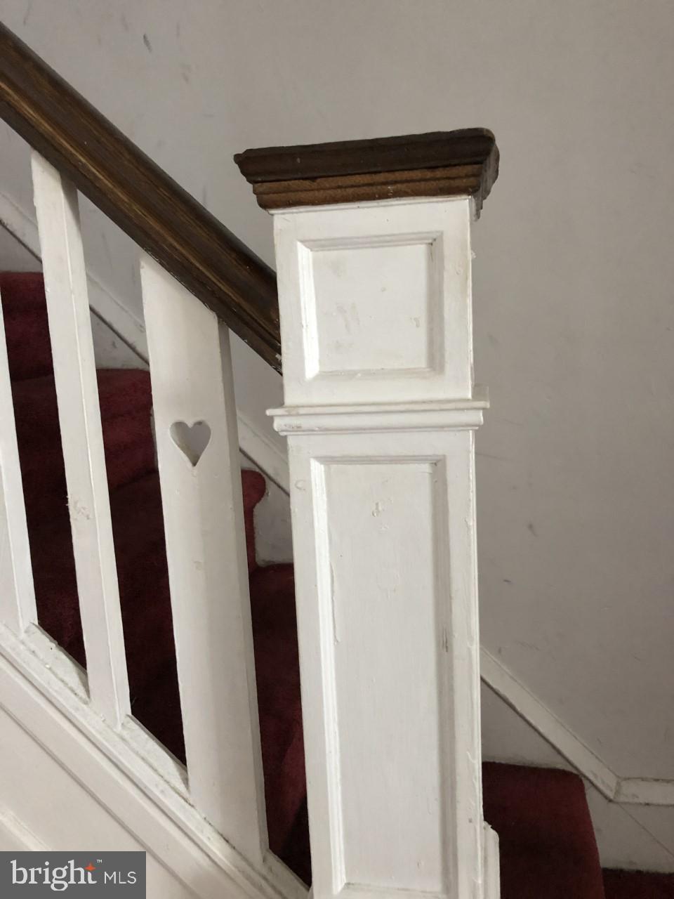 607 Marlyn Road Philadelphia, PA 19151 - Photo 8 of 17 Stair details