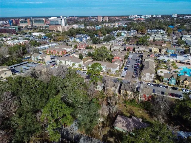 a picture of a wall with a white wall