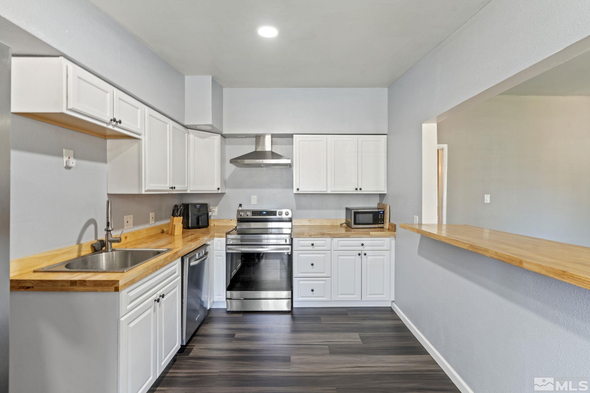 1470 Riley Avenue Reno, NV 89502 - Photo 4 of 31 Photo 4