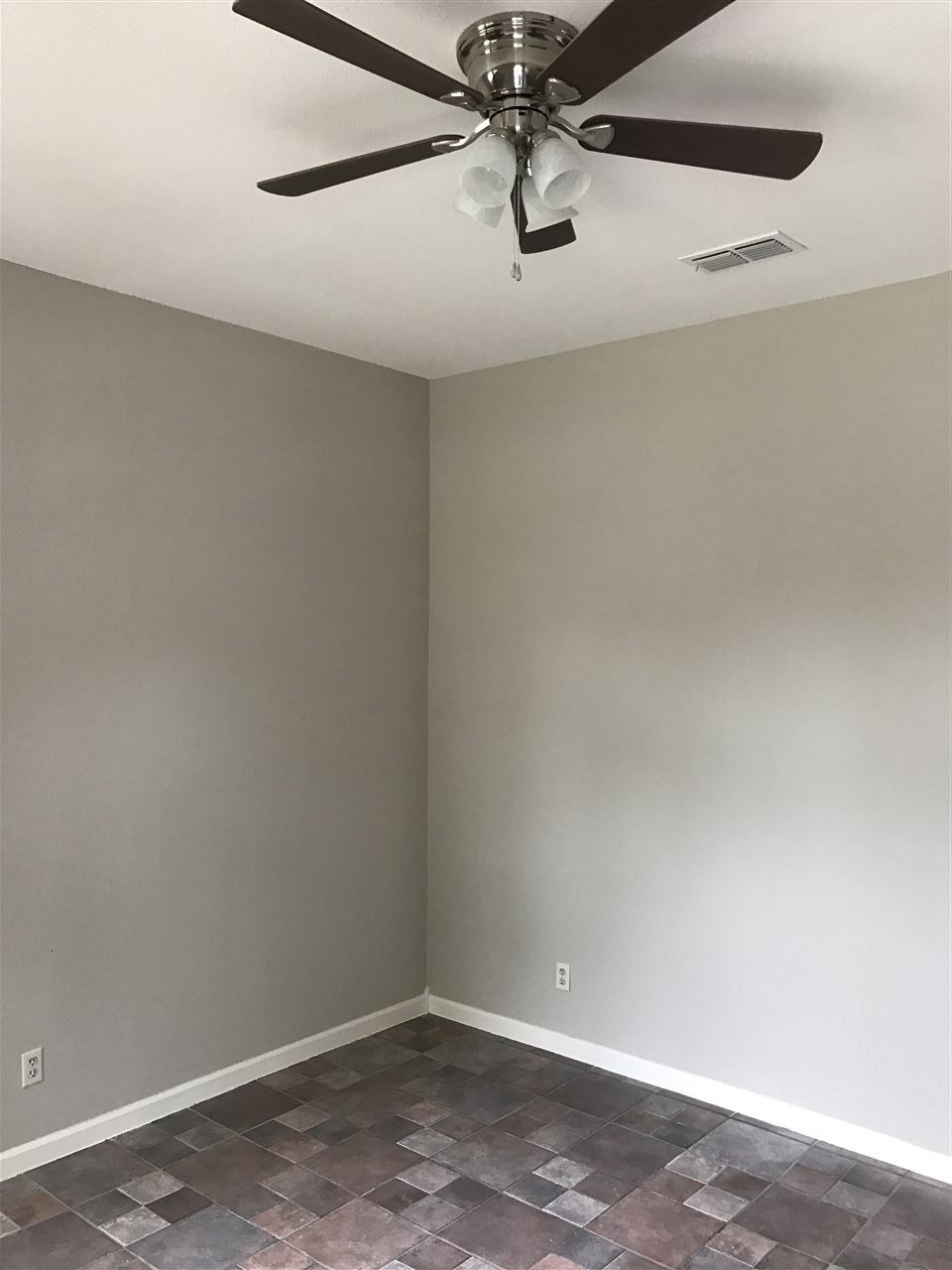 105 Lynn Loop Laredo, TX 78045 - Photo 10 of 11 Gallery Image 10