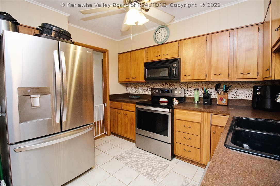 1413 Strawberry Road St. Albans, WV 25177 - Photo 11 of 34 Gallery Image 11