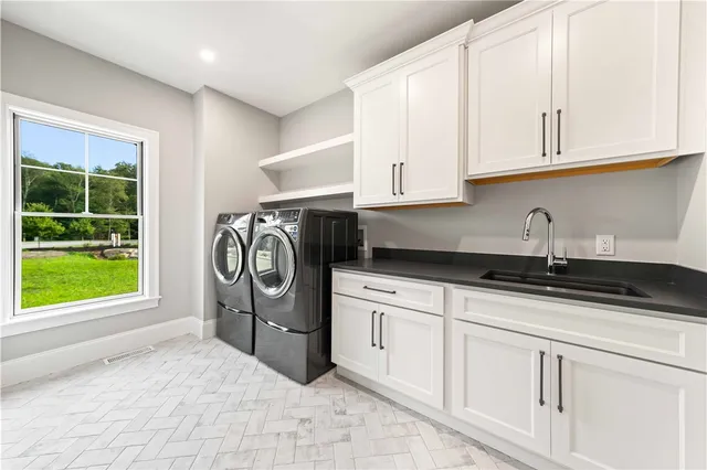 $3,200,000 | 105 Princess Pine Drive, East Greenwich, RI 02818