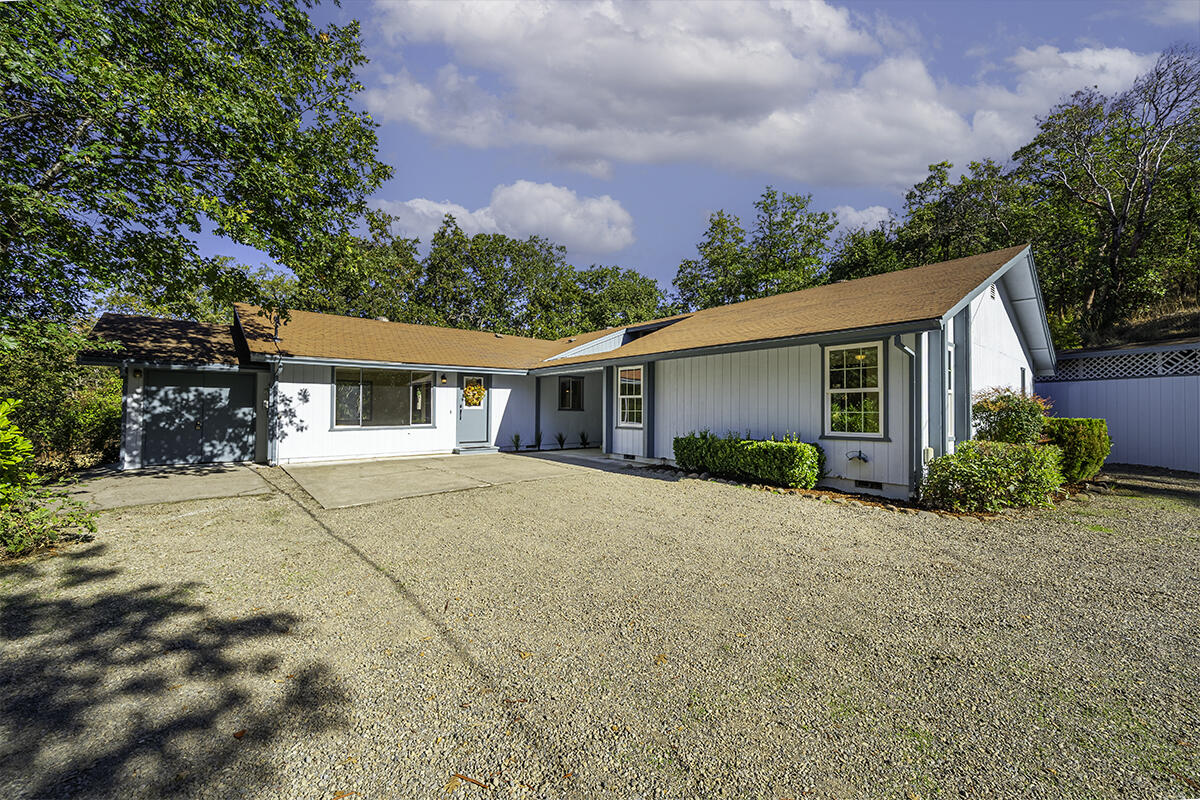 6570 Old Stage Road Central Point, OR 97502 - Photo 1 of 49 DSC09231-HDR-Edit