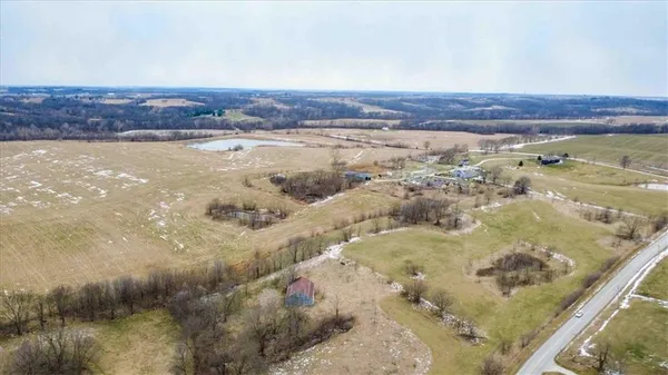 $2,600,000 | 22305 P Highway, Weston, MO 64098