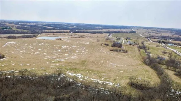 $2,600,000 | 22305 P Highway, Weston, MO 64098