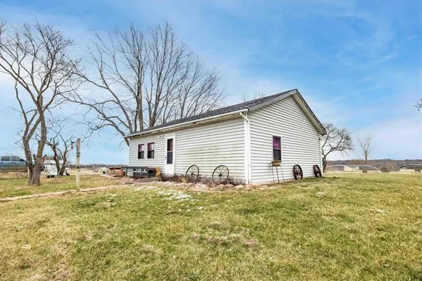 $2,600,000 | 22305 P Highway, Weston, MO 64098