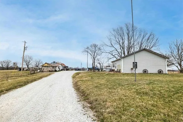 $2,600,000 | 22305 P Highway, Weston, MO 64098