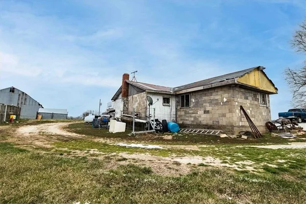$2,600,000 | 22305 P Highway, Weston, MO 64098