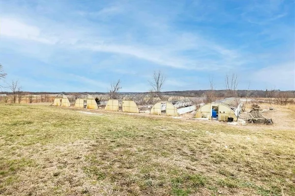 $2,600,000 | 22305 P Highway, Weston, MO 64098