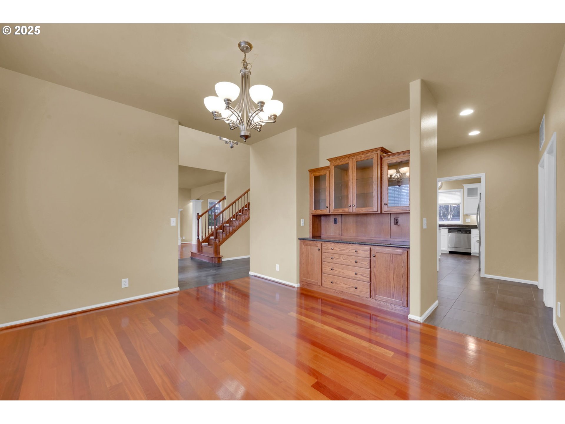 2408 Lakeview Drive Eugene, OR 97408 - Photo 17 of 34 Dining Room