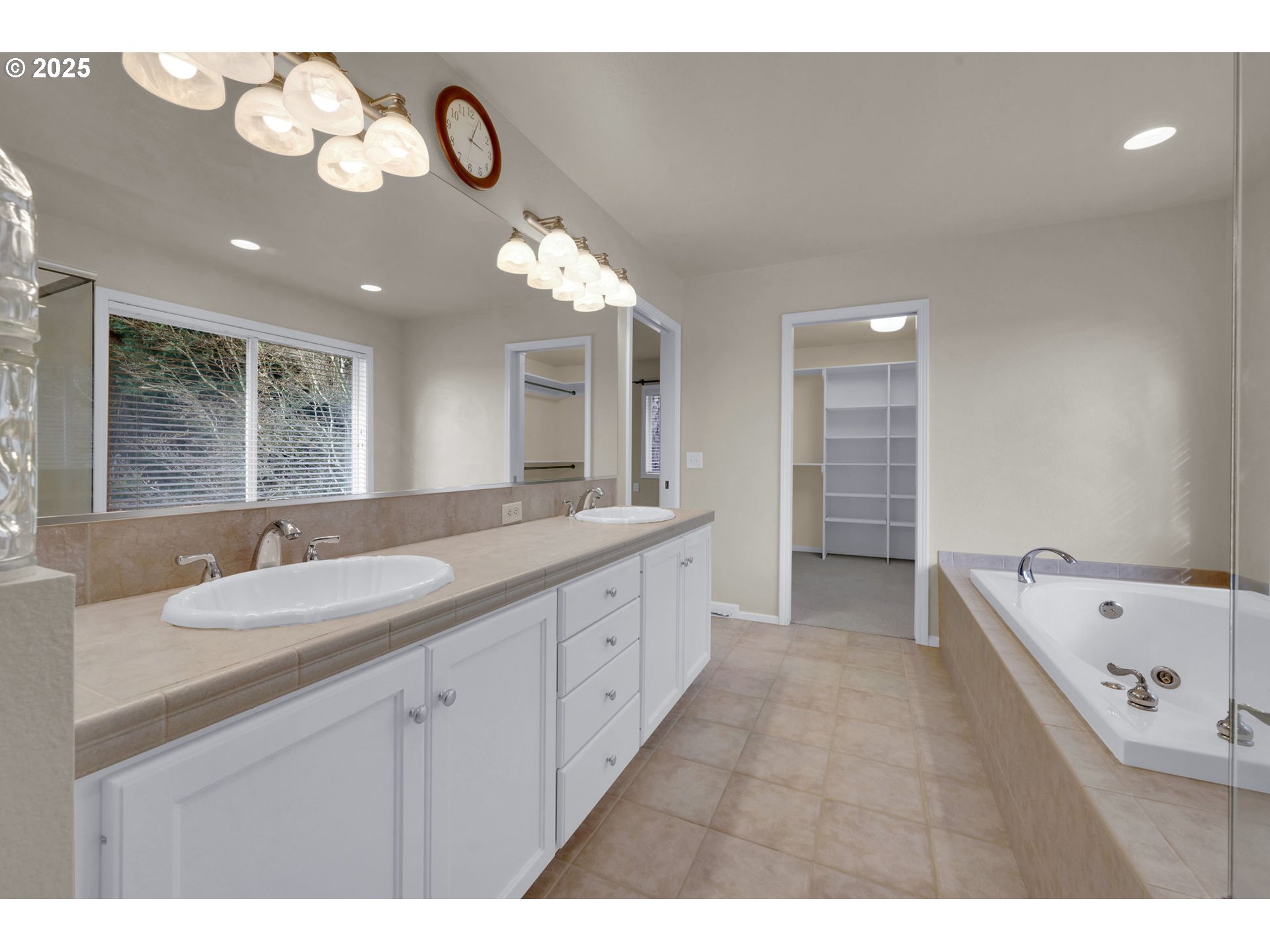 2408 Lakeview Drive Eugene, OR 97408 - Photo 23 of 34 Attached Bathroom #1