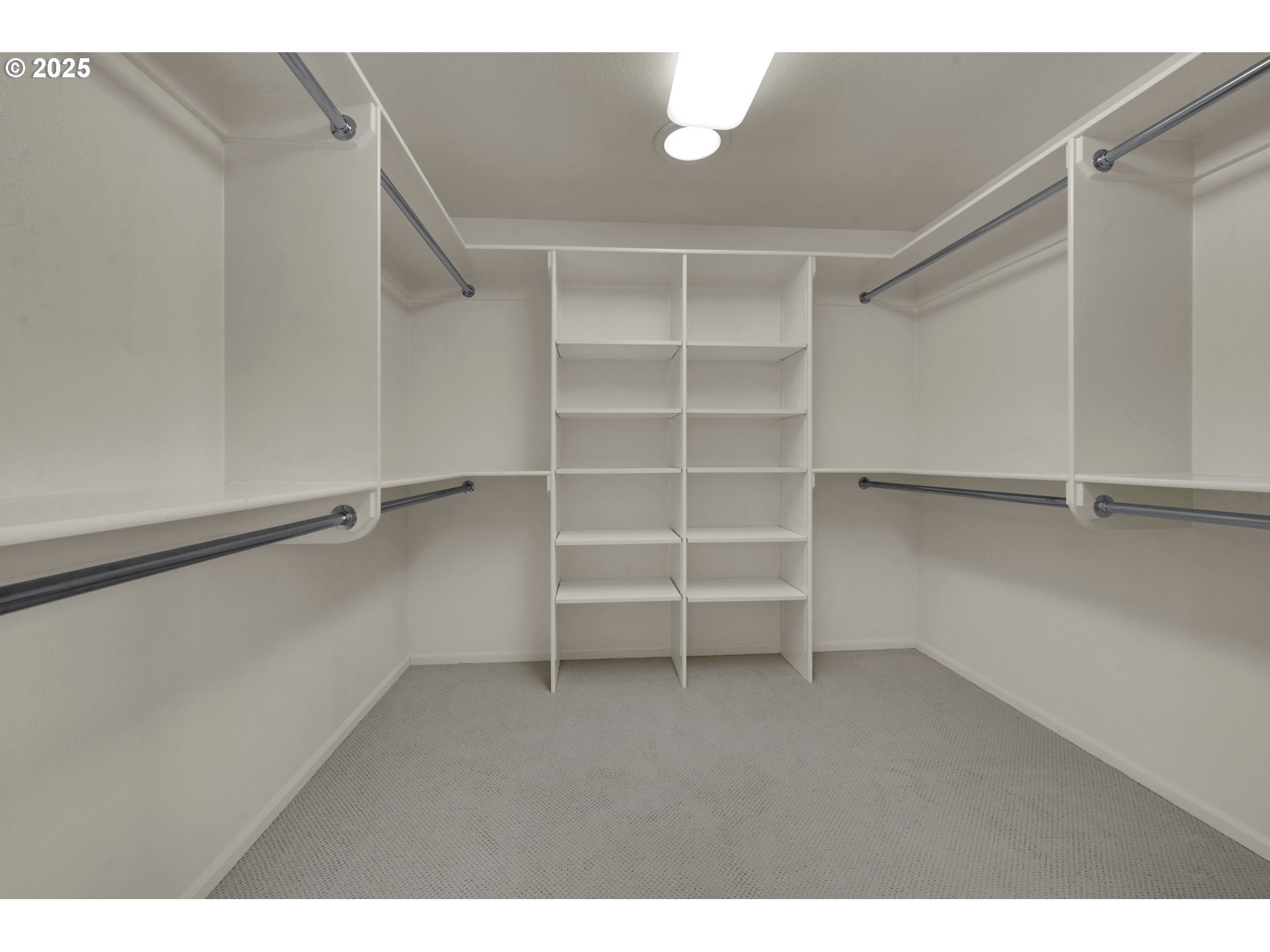 2408 Lakeview Drive Eugene, OR 97408 - Photo 24 of 34 Attached Bathroom #1